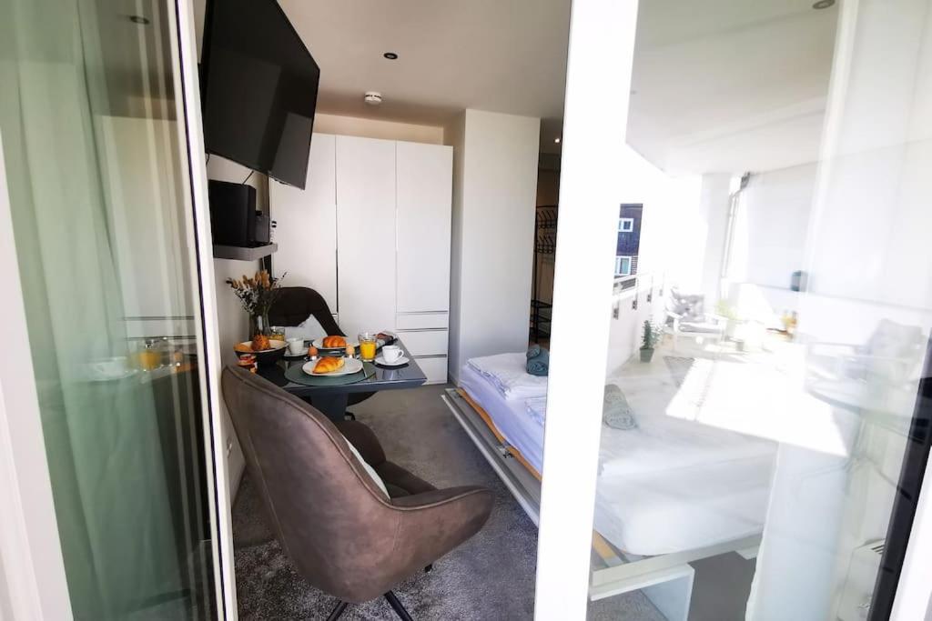 Hh 03 By Rockchair - Superhost Status - Modernes Apartment Mit Sonnigem Balkon & Premium Boxspringbetten In Winterhude - Hamburg Top Geheimtipp Esterno foto